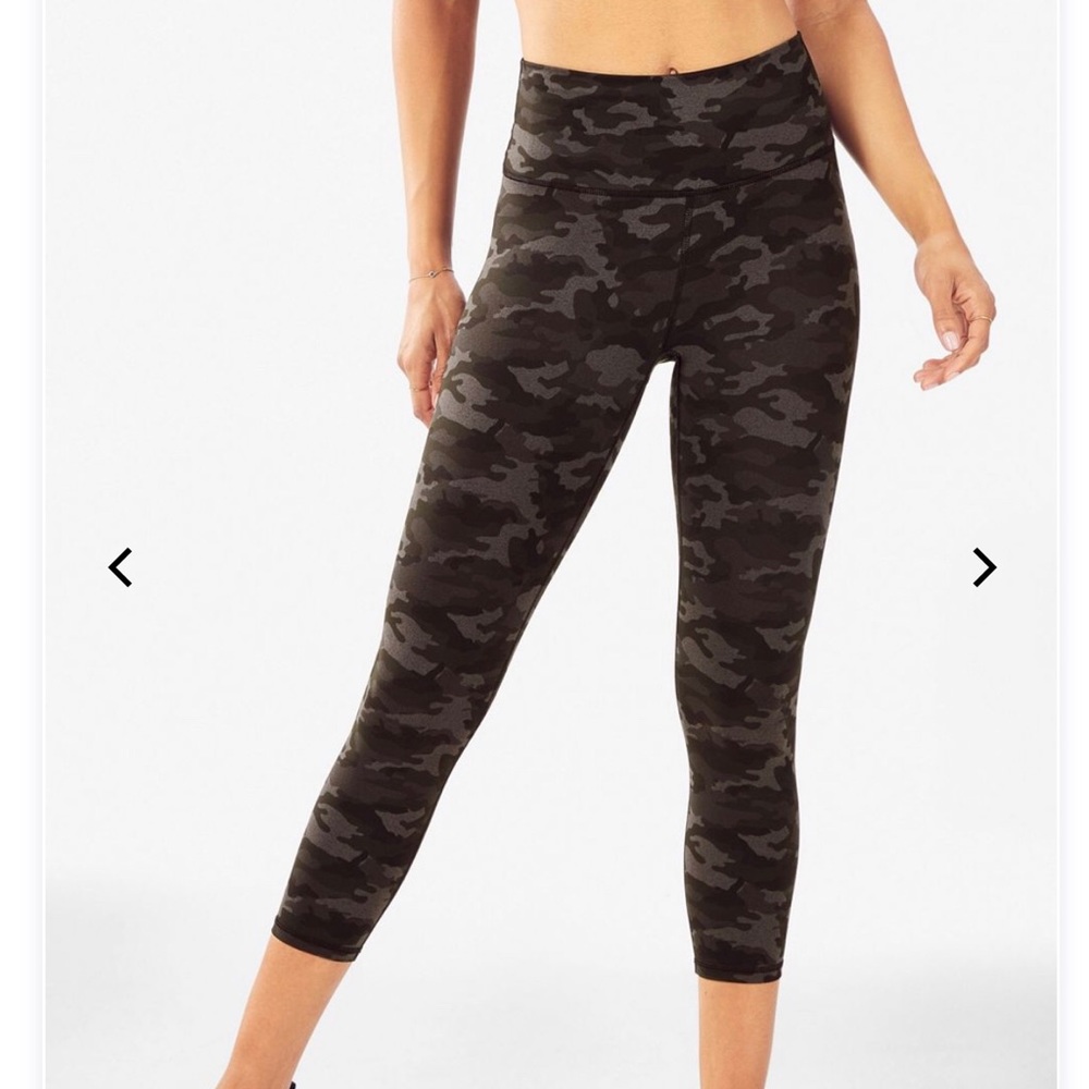 Fabletics High Waisted Heathered Capri